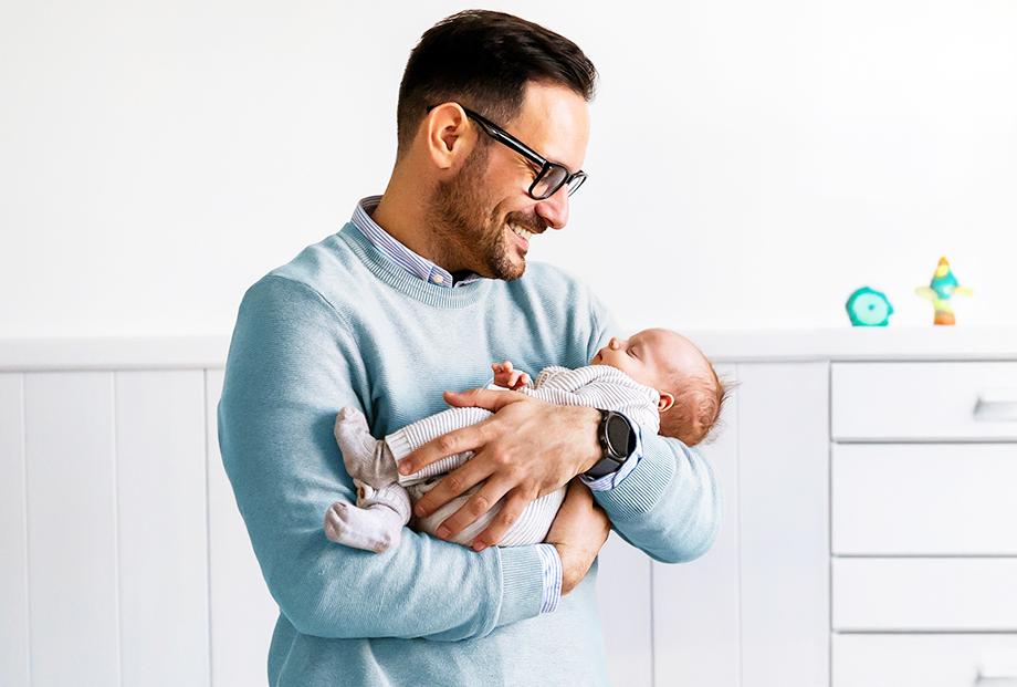 Prawidłowe trzymanie niemowlaka