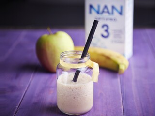 Koktajl mleczny z bananów i jabłek – po 6. miesiącu