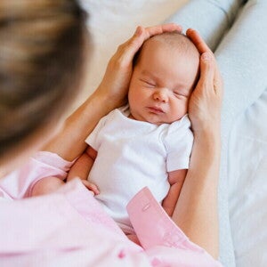 Pierwsze dni z noworodkiem | Nestlé FamilyNes Mama i noworodek w domu