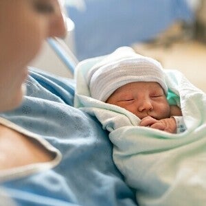 Mama z dzieckiem urodzonym przez cesarskie cięcie