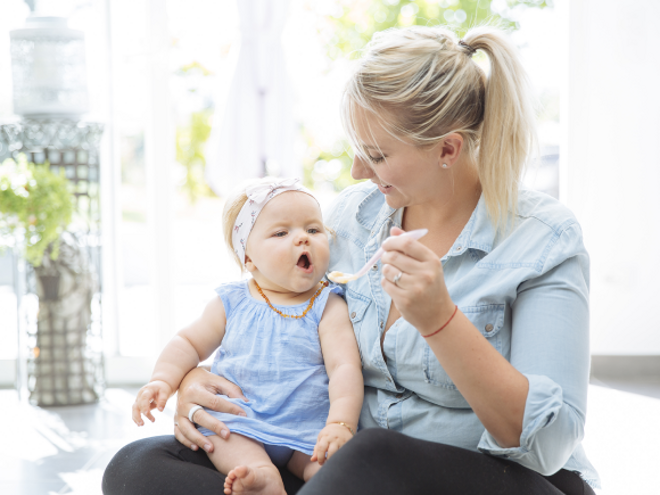 Mama karmiąca niemowlaka - dieta dziecka