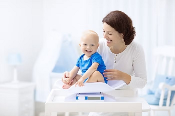 Ile powinno przybierać na wadze dziecko w 1. i 2. roku życia?