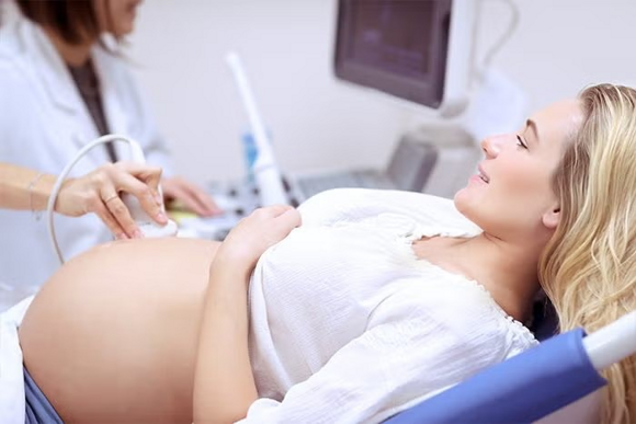 ultrasound of the baby's pregnant back ultrasound of the baby's pregnant back